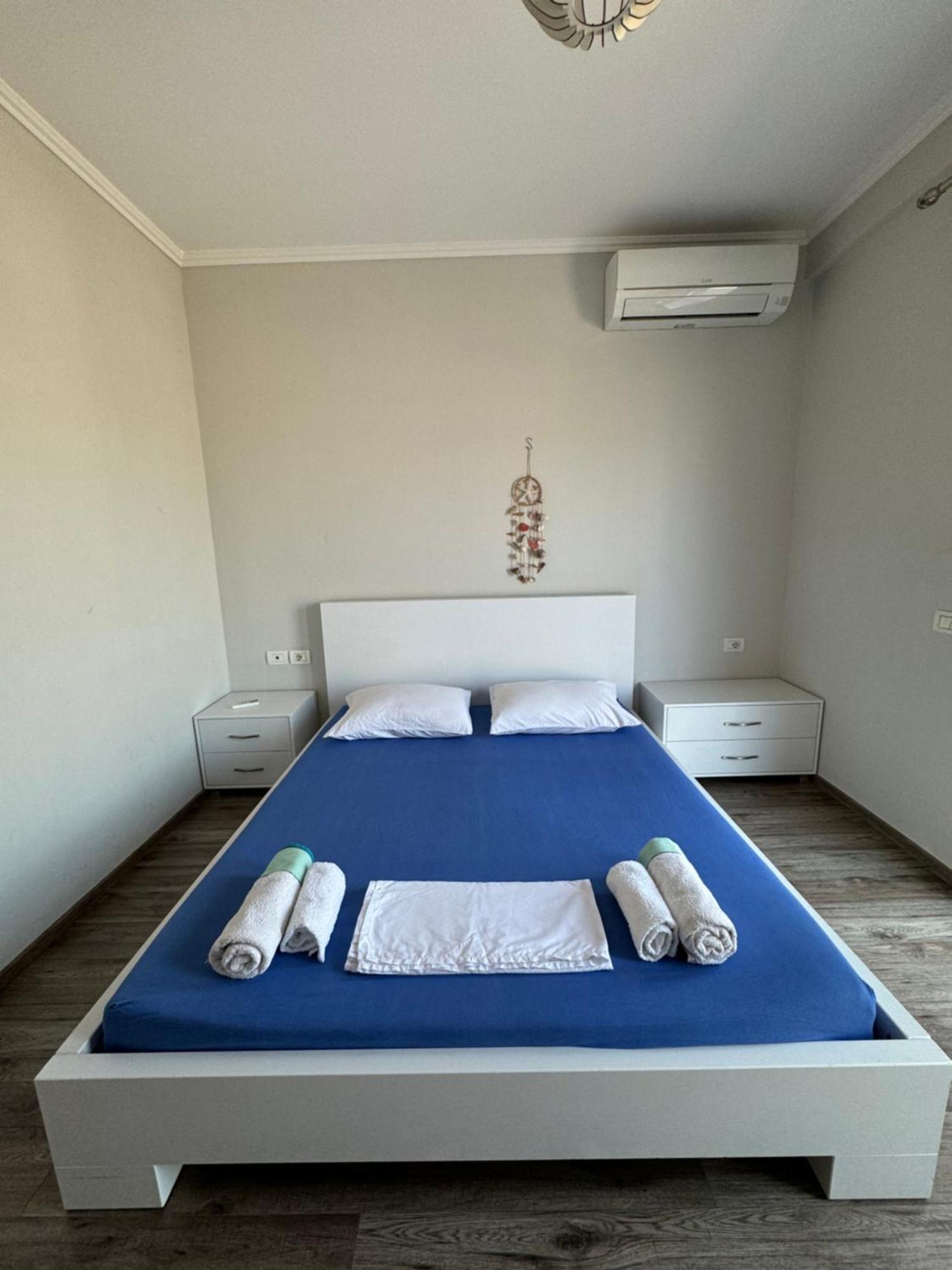 Corner Terrace Appartement Tirana